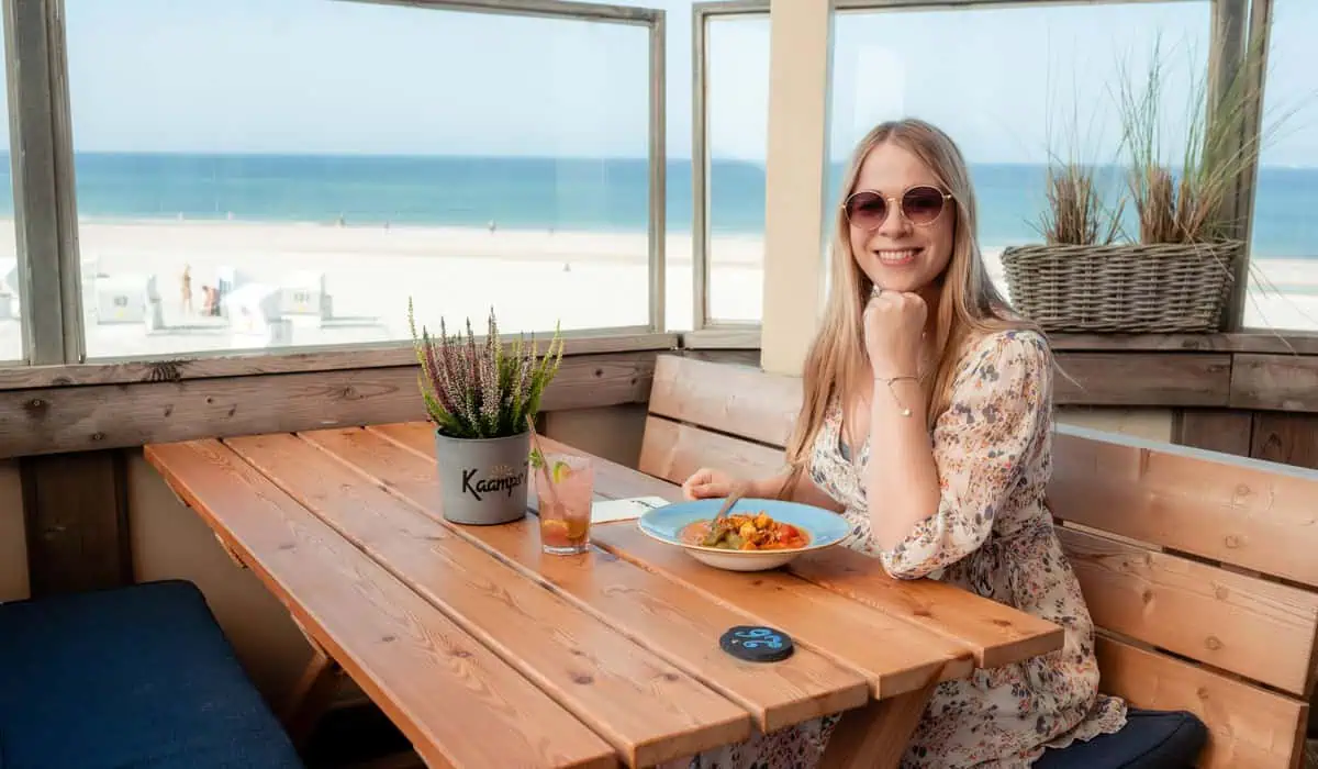 Sylt Fräulein im Strandrestaurant Kaamps 7 in Kampen auf Sylt